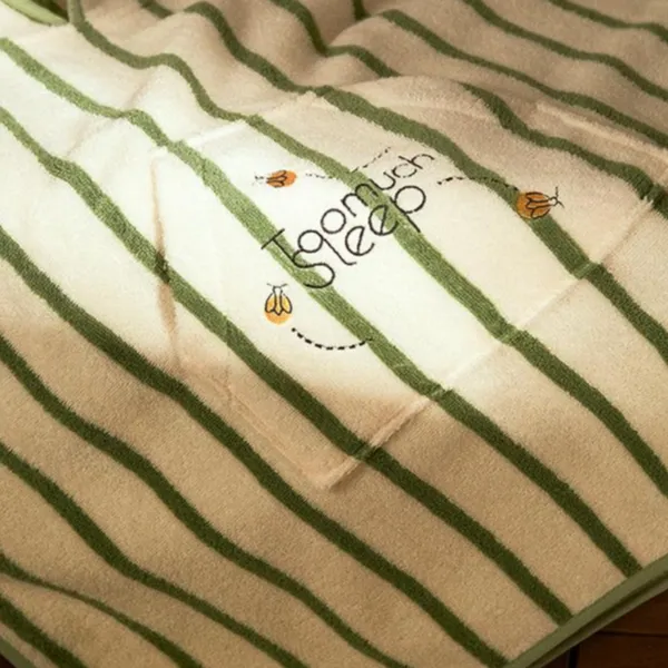 Quality Kids Bathrobe With Hook OKEO-TEX and BSCI Accept OEM Design and Size Requirement photo-3