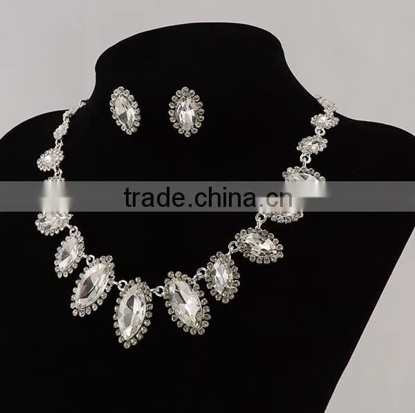 Latest Fashion Having Stock Diamond Necklace and Earring Jewelry Set photo-4
