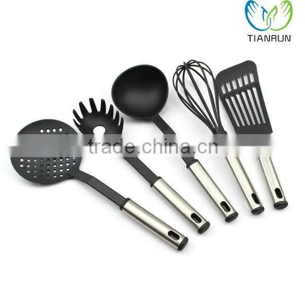 Eco-Friendly 2016 most popular classic style nylon utensil set