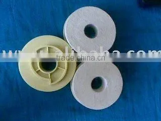 WOOL FELT ROUNG DISK WITH PLASTIC HOLDER