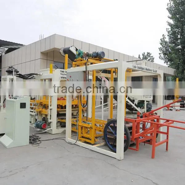 QT4-18 Automatic Hydraulic Press Concrete Hollow Block Machinery With CE Certificate photo-2