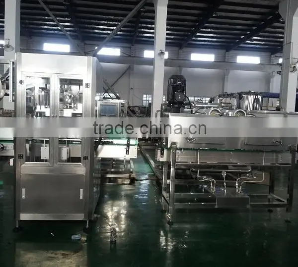 2016 Hot Sale Automatic Shrink Sleeve Labeling Machine With Steam Shrink Tunnel and Generator photo-2