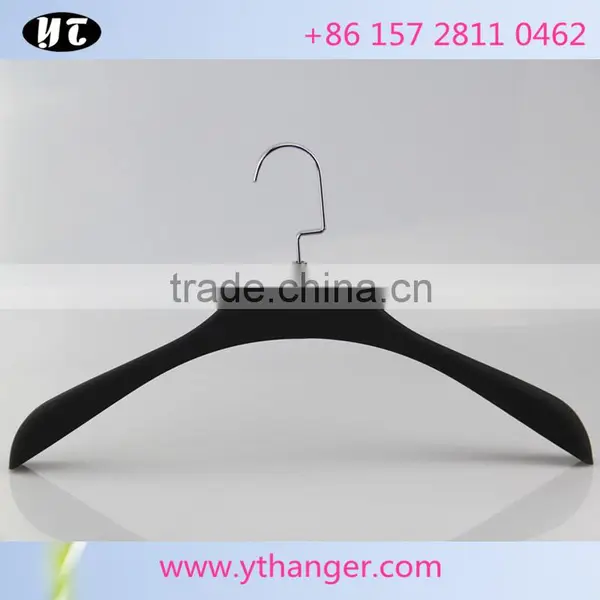 Antislip Surface Good Quality Plastic Rubber Hanger for Men photo-5