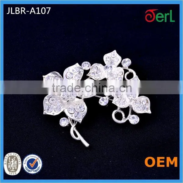 Fashion Design Best Quality Cheap Crystal Wedding Brooch Bulk Rhinestone Brooch photo-5