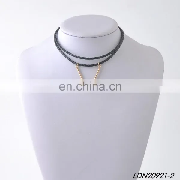 New Fashion Gold Initial V Pendant Necklace Handmade Leather Choker Necklace photo-3