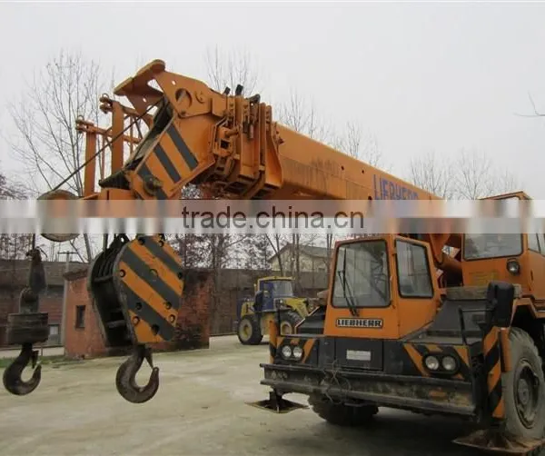 Used Condition Liebherr 30t Rough Terrain Crane in Shanghai for Sale With Good Condition and High Quality photo-3