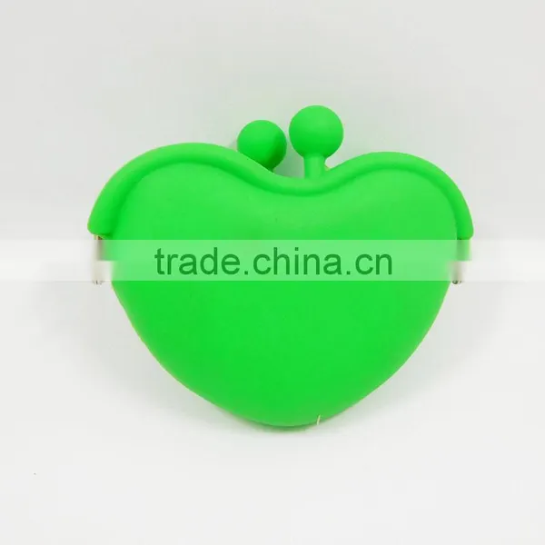 Fashion Green Heart Silicone Coin Wallet With Metal Clips on Side Pocket Shaped Wallet