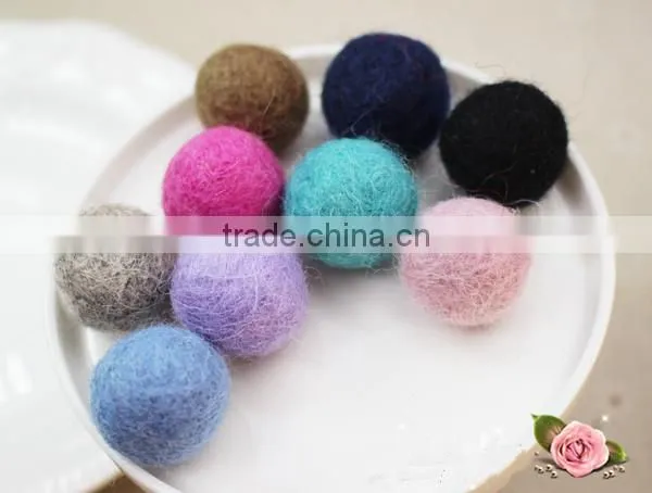 Handmade Colorful 100% Wool Felt Balls For Decorations photo-2
