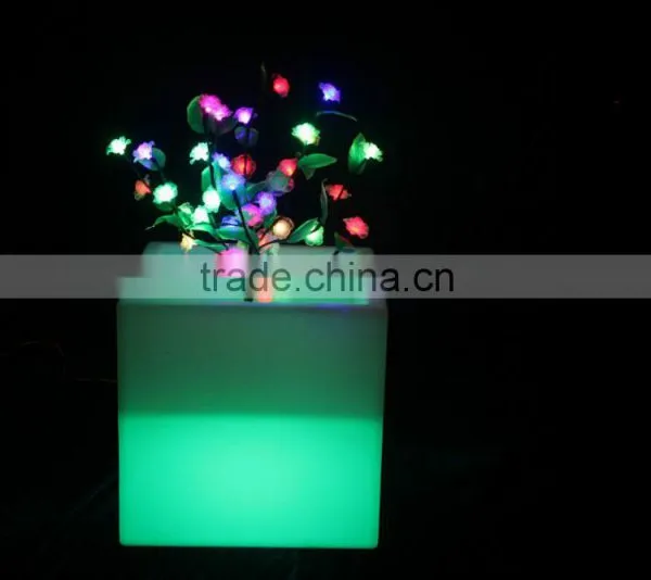 Rotomolding Technology Environmental Protection Plastic Waterproof Light Led Flower Planter For Hall Decorative photo-4