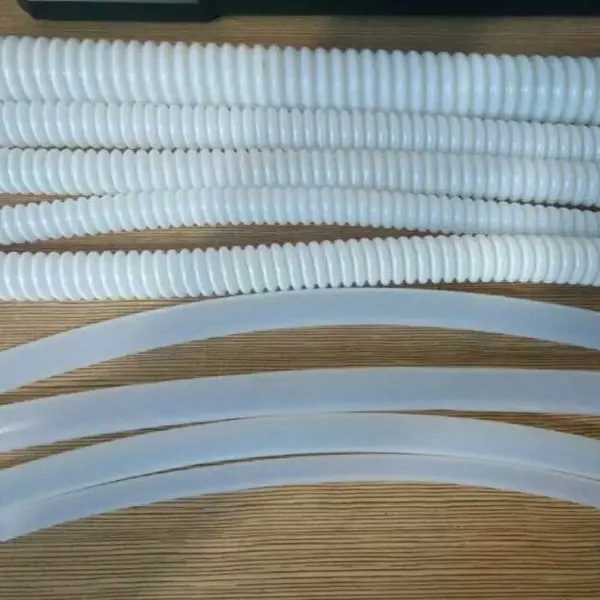 Durable Transparent Corrugated PTFE Hose for Extreme Temperature and Chemical Resistance photo-2