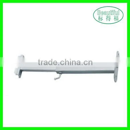 Double slotted adjustable shelf bracket