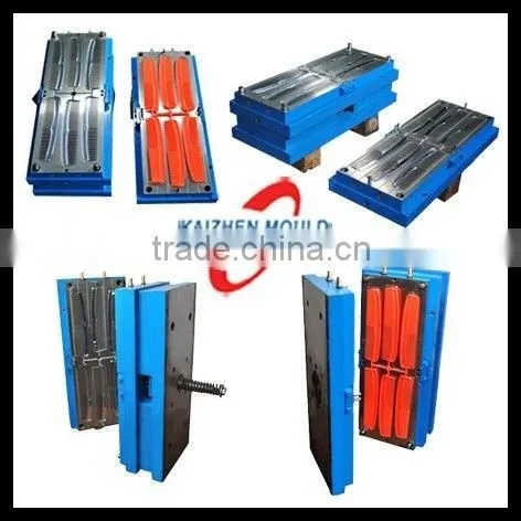 Injection Plastic Hair Bush Comb Mould in Taizhou photo-4