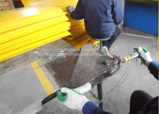 Edge Folding Ultrasonic Welding Corrugated Plastic Box Welding Machine photo-4