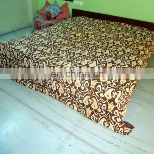 Indian Ikat Kantha Quilt Queen Size Throw Gudri Ikat Kantha Bedspread photo-3