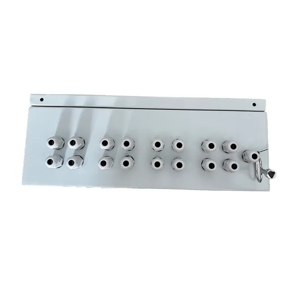 4 In 4 Out 1000V PV Combiner Box DC600V, IP65 Outdoor Solar PV Junction Box 32A Solar Photovoltaic Combiner Box for Solar Power System photo-2