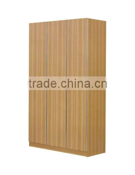 Wardrobe/Garderobe/Armoire