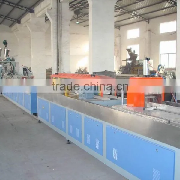 2016 New Design WPC (Wood Plastic Composite )Production Line photo-3