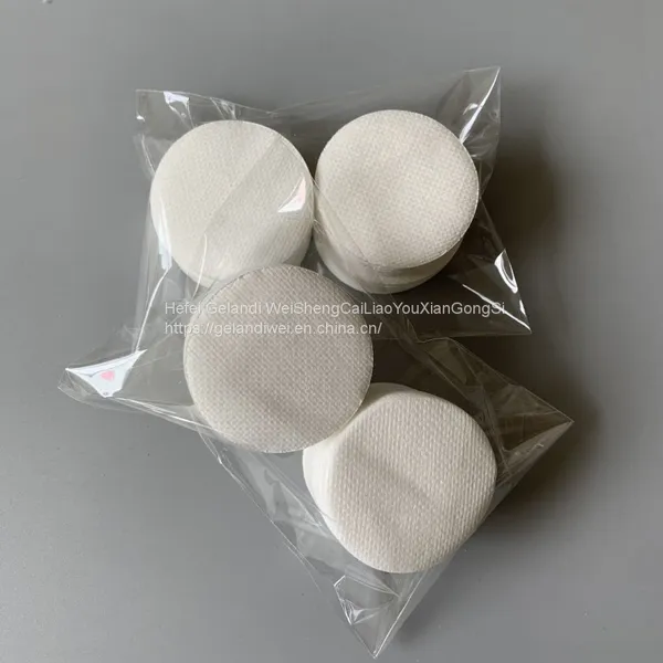 Grande Diameter 5.5cm Disposable Non-woven Gauze Swab Round Cotton Pad Wet Compress Cotton 47g Mesh Non-woven Fabric photo-2