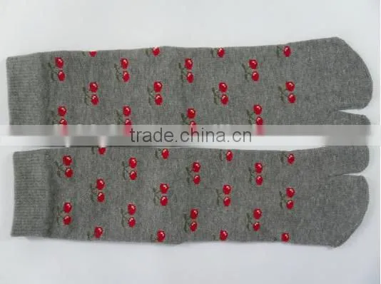 Handmade Funny Knitted Sock , Custom Thick Knit Socks for Ladies photo-2