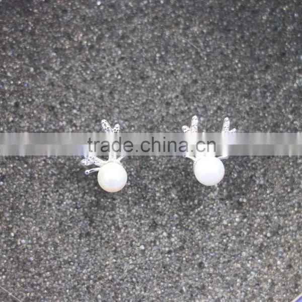 Factory Wholesale Customized Elk Pearl Earring Stup for Christmas photo-3