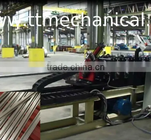 A batten roll forming machine with flying cut