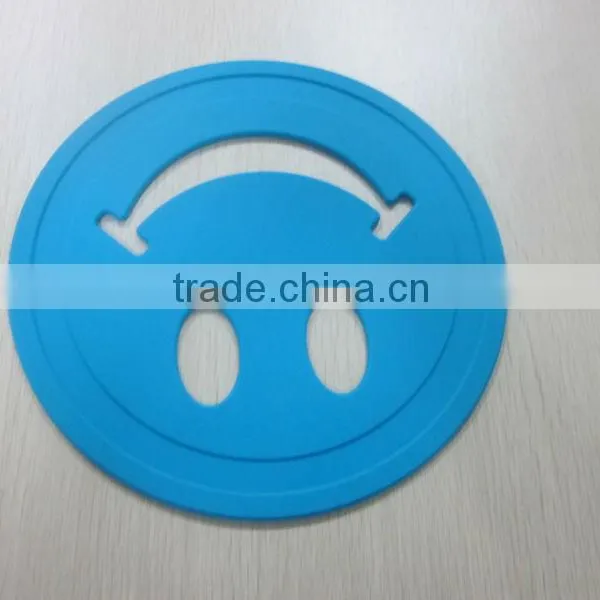 2014 New Design Lfgb and Fda Eco Friendly Food Grade Smile Shaped Baking Silicone Trivet,silicone Placemat