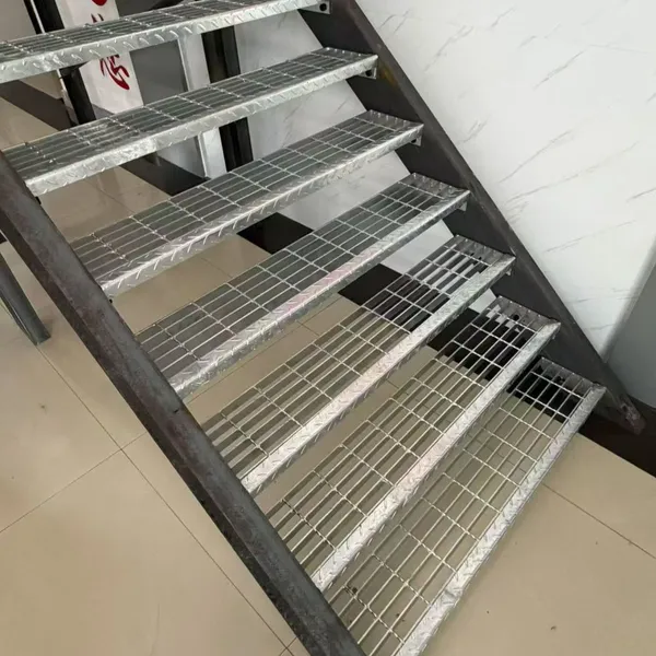 Multi-Use Galvanized Steel Grating for Spray Booth, Car Wash, Walkway, and Drain Channels