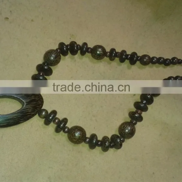 Special Design Necklace/Wholesale Fashion Large Garnet Jewelry Wooden Beads Necklace/Hot Sale photo-3