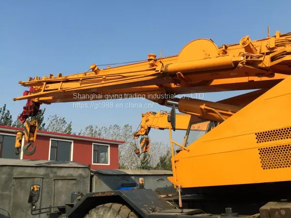 USED KOMATSU 25TON ROUGH TERRAIN CRANE photo-2