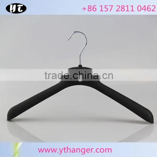 Antislip Surface Good Quality Plastic Rubber Hanger for Men photo-4