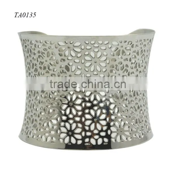 Fashion Hollow Out Heavy Cuff Bangles Cheap Stainless Steel Bracelet photo-4