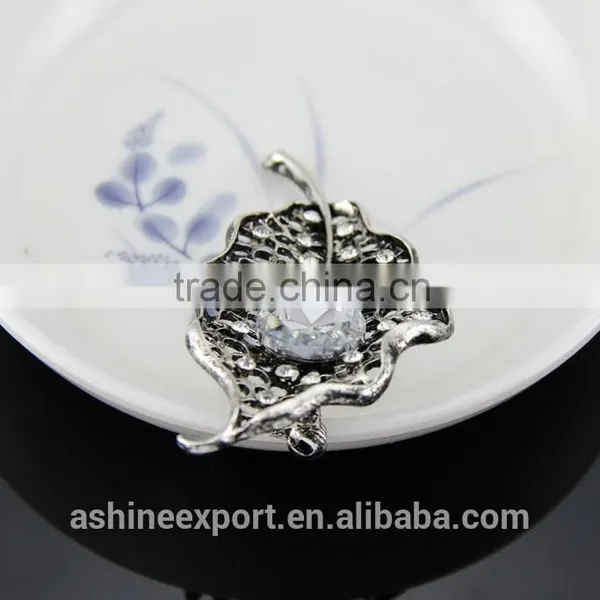 Exquisite Fashion Beautiful Hollow Leaf Shape Crystal Rhinestone Brooch/handmade Rhinestone Brooch photo-3