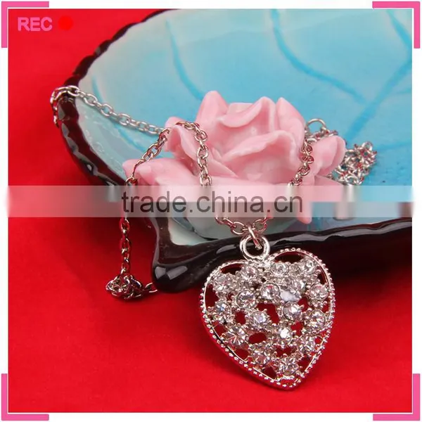 Jewellery Pendant Necklaces Women, Heart Pendant Simple Necklace Designs photo-2