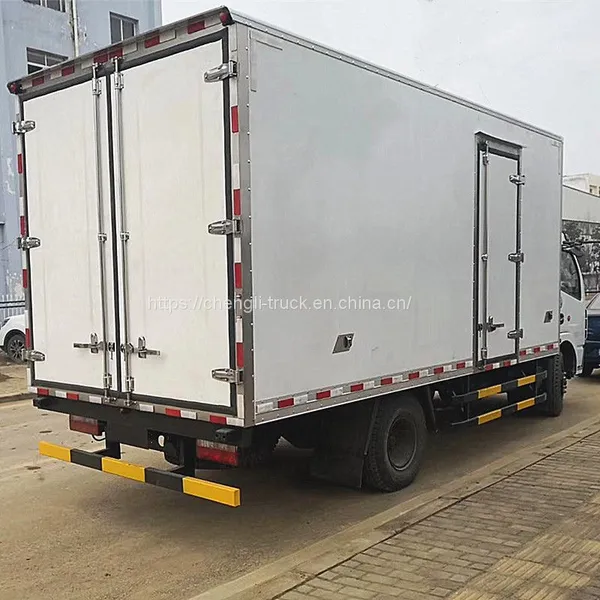 Manufacture Trade Refrigerator Trucks Dongfeng 5ton Cooling Truck for Vegetables and Fruit photo-2