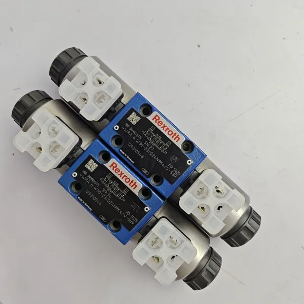 Rexroth Proportional Directional Valve R900926975 4WRA6W30-2X/G24N9K4/V-589 photo-2