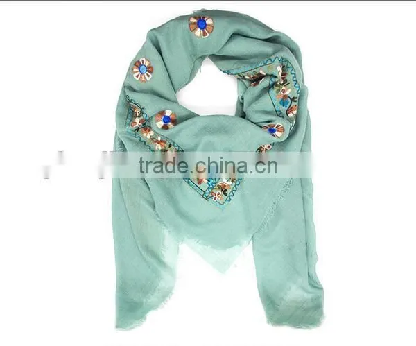 Hot Sale Square Headscarf Pure Cotton Embroidery Shawl Scarf Muslim Hijab Scarf for Women photo-3