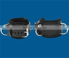 2015 Gothic Bondage Wrist Restraint Cuffs Leather Material