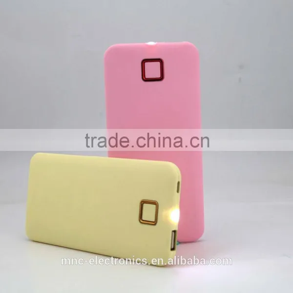 New Design 10000mAh Ultra Slim Rubber Finish Led Lighting Customize Logo Printing or Laser Engraving Power Bank photo-4
