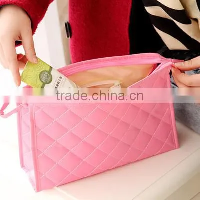 Good Quality Quilted Microfiber and Satin Fashion Travel Cosmetic Bag photo-4