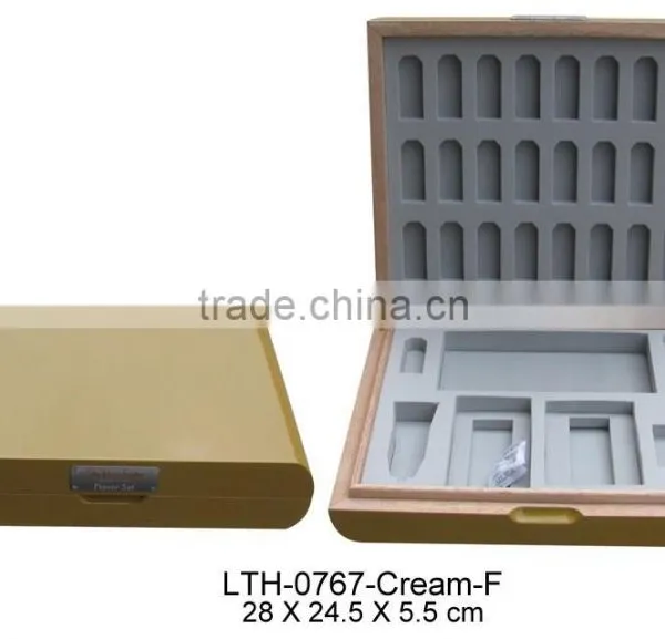 Super Quality Lacquer Finish Wooden Gift Box photo-2