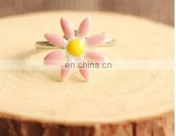 High Quality Hot Sale Daisy Rings Bridal Ceramics Engagement Ring for Women Jewelry Gift photo-4