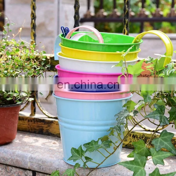 Wholesale Home Decorative Outdoor Garden Metal Plastic Planter Hanging Flower Pots With Detachable Hook photo-4