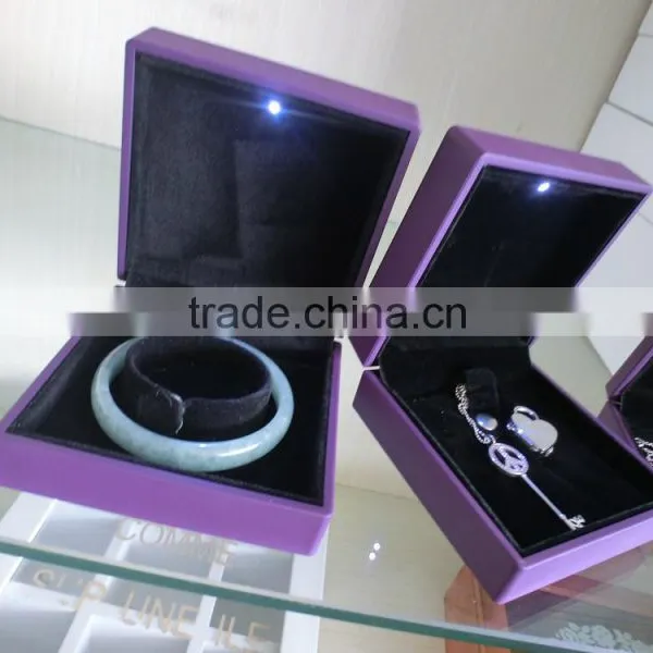Luxury Varnished Bracelet Box Bangle Box Wedding Gift Set With LED Jewelry Wooden Box photo-2
