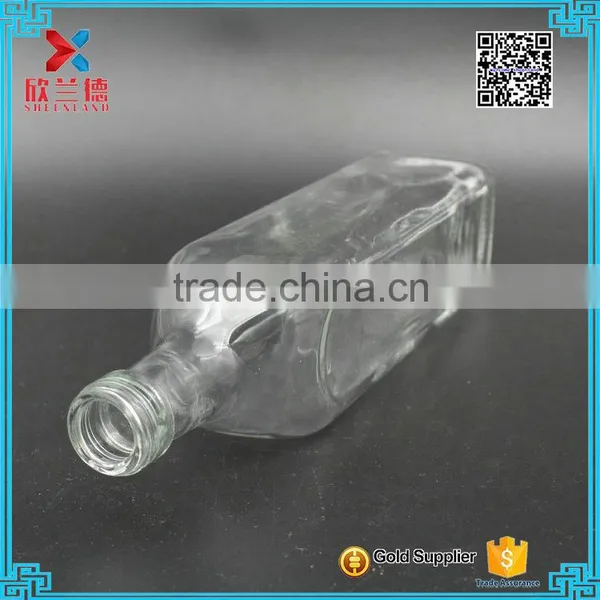 730ml Screw Cap Sealing Type Classical Glass Bottles for Alcohol Drink photo-5