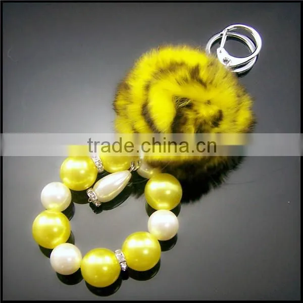 Artificial Pearl Bead and Bottle Shape Pendant Alloy Keychain photo-3