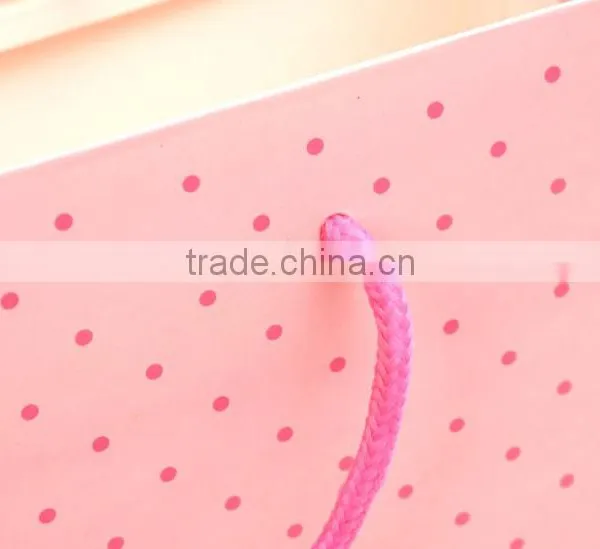 Fancy Folded Die Cut Handle Offset Printing Kraft Paper Bag photo-6