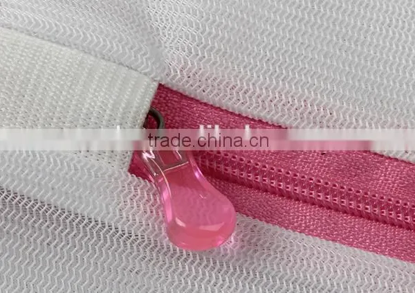 YIWU RODA 100%polyester Crystal Zipper Head Fine Mesh Washing Bag photo-3