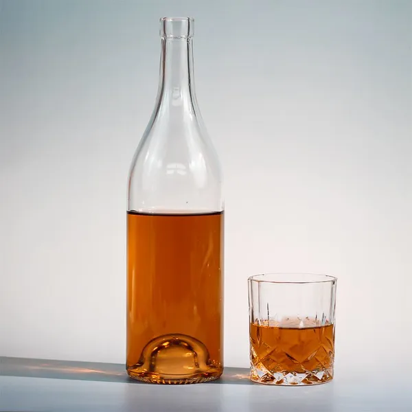 China Supplier Wholesale Vodka Packaging Drink Glass Talk Round Shape Juice Bottle Screw Cap