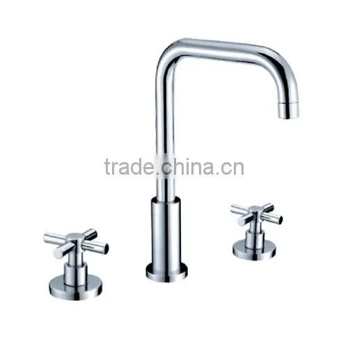 Deck Mounted Brass Bath Faucet Dual Handle photo-6