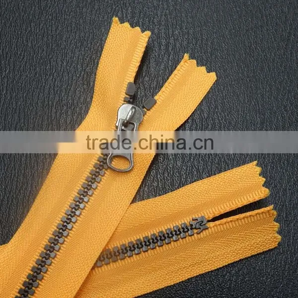 Wholesale New Stylish Plastic 5 # Resin Zipper Closed End for Garment Bags photo-2